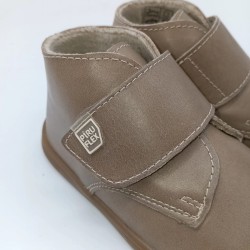 Botin Piruflex en piel color topo