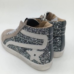 Zapatilla de piel Silver en tonos gris