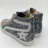 Zapatilla de piel Silver en tonos gris