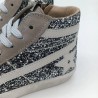 Zapatilla de piel Silver en tonos gris
