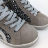 Zapatilla de piel Silver en tonos gris