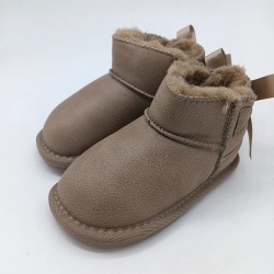 Bota australiana Tecnobaby respetuosa en taupe