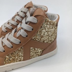 Botin respetuoso Coqueflex camel con glitter