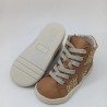 Botin respetuoso Coqueflex camel con glitter