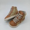 Botin respetuoso Coqueflex camel con glitter