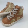 Botin respetuoso Coqueflex camel con glitter