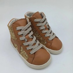 Botin respetuoso Coqueflex camel con glitter