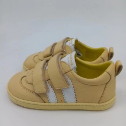 Deportivo respetuoso modelo Delfin en amarillo