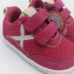 Deportivo respetuoso Munich baby koda en fucsia