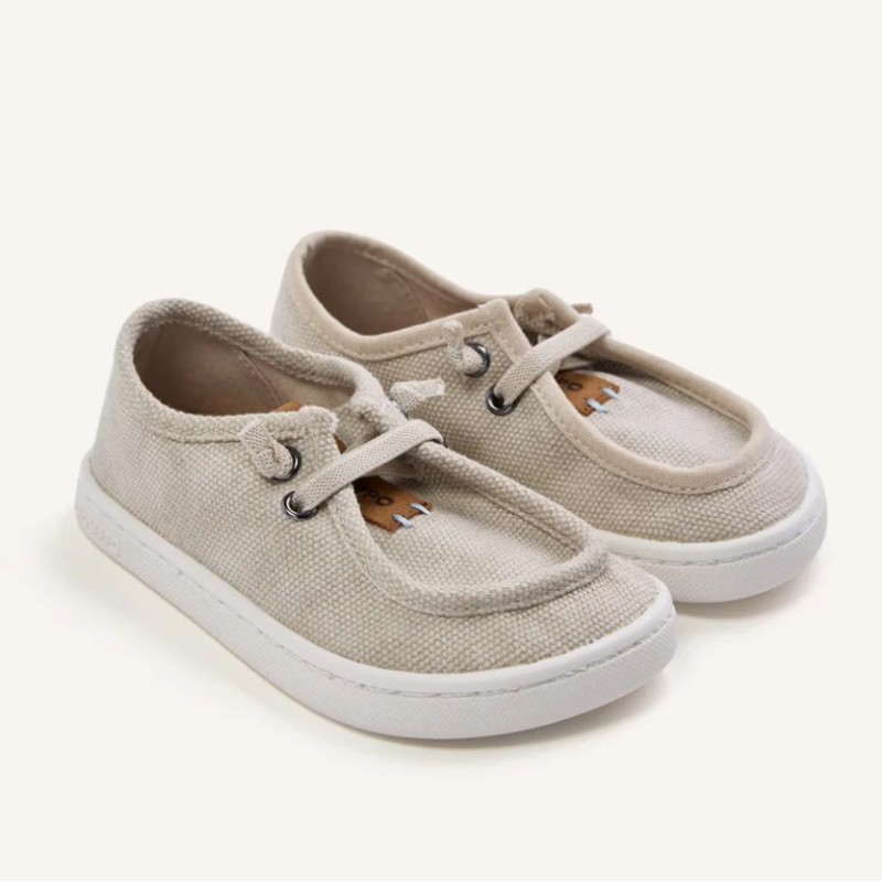 Mocasín tipo náutico respetuoso en lino beige