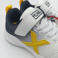 Deportivo Munich Mini Leta en blanco y negro