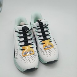 Deportivo Skechers Slip-ins en blanco y verde agua