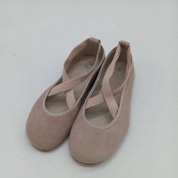 Bailarina gomas ante nude