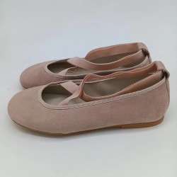 Bailarina gomas ante nude