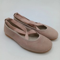 Bailarina gomas ante nude