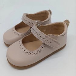 Merceditas respetuosas picadas Eli Soft en maquillaje