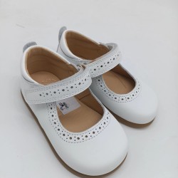 Merceditas respetuosas picadas Eli Soft en blanco