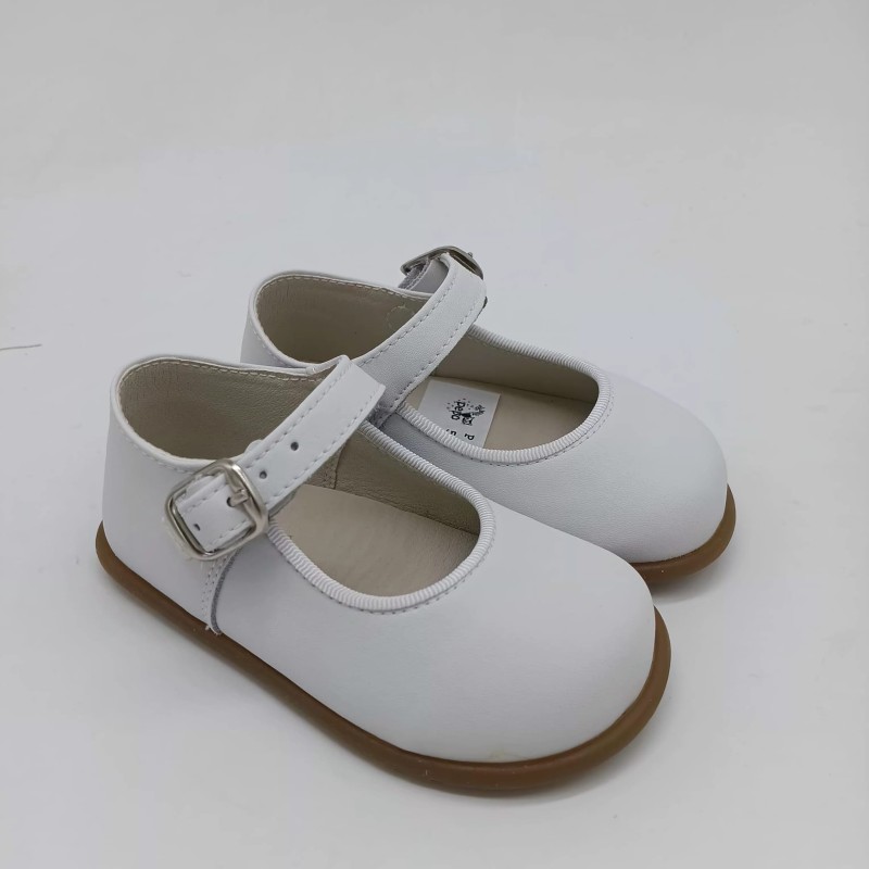 Merceditas hebilla respetuosa en color blanco