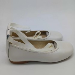 Bailarina lazo en piel color porcelana