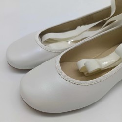 Bailarina lazo en piel color porcelana