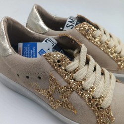 Zapatilla Silver Moose baja en piel arena con dorado