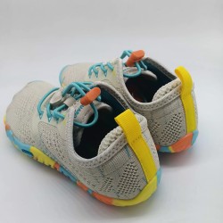 Saguaro en color beige con acentos de color