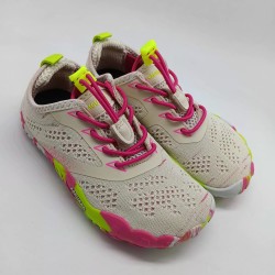 Saguaro en color beige y acentos en color