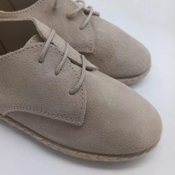 Alpargata cordones en piel serraje crudo