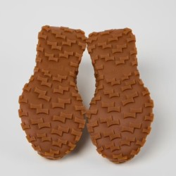 Deportivo Twins Camper en arena