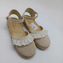 Alpargata en lino color crudo con volante