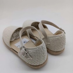 Apargata troquelada en color beige