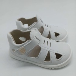 Sandalia respetuosa...