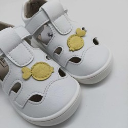 Sandalia respetuosa Piruflex en blanco