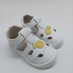 Sandalia respetuosa...