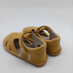 Sandalia respetuosa Piruflex en piel mostaza