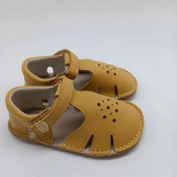 Sandalia respetuosa Piruflex en piel mostaza