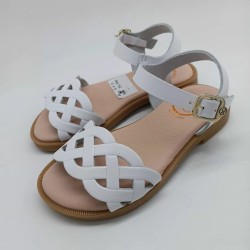 Sandalia de piel en color blanco