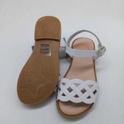 Sandalia de piel en color blanco