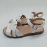 Sandalia de piel blanca combinada