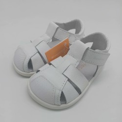 Sandalia modelo Costa de Crios en blanco