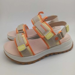 Sandalia deportiva combinada