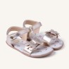 Sandalia Barefoot piel oro con mariposa