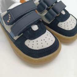 Deportivo modelo Caicos en azul y blanco