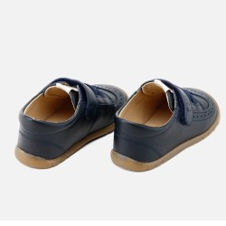 Zapato picado piel azul marino