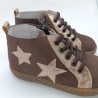 Botin piel marron estrellas oro