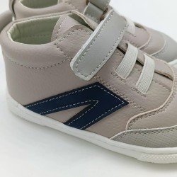 Botin sport respetuoso en gris