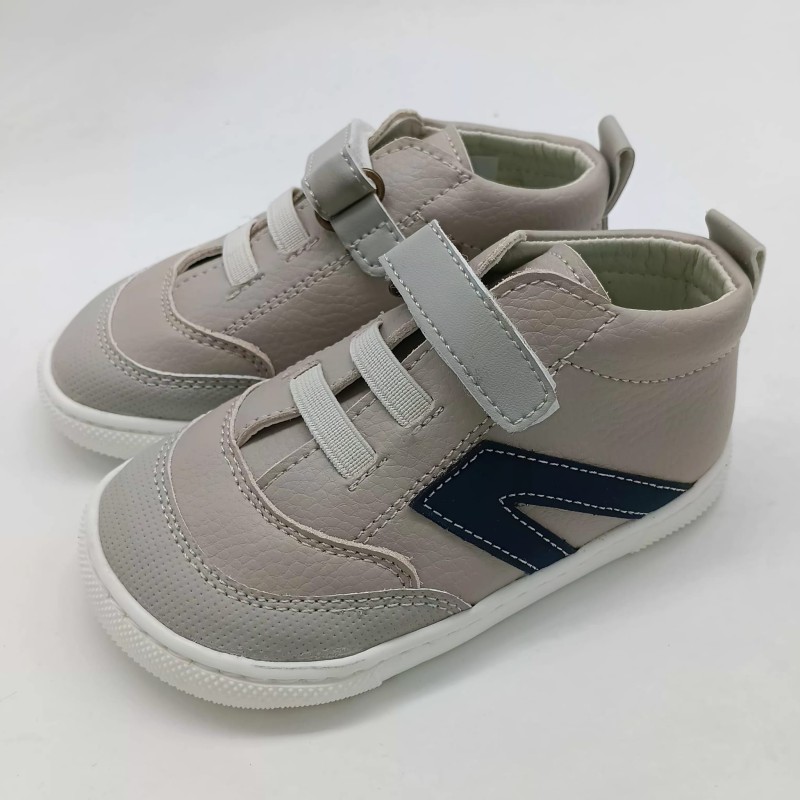 Botin sport respetuoso en gris