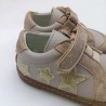 Zapatilla estrellas en color beige