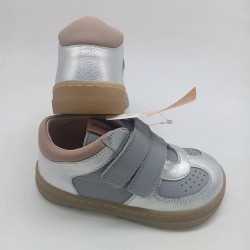 Botin modelo Aspen de Crios en plata o burdeos