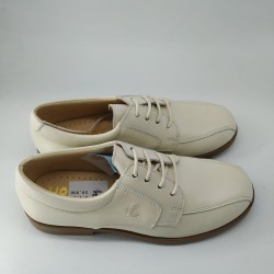 Zapato para ceremonia en color natural o azul marino